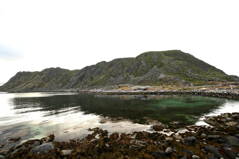 1. Iles Lofoten 1 : Uttakleiv, Reine, Ballstad (HRZ)