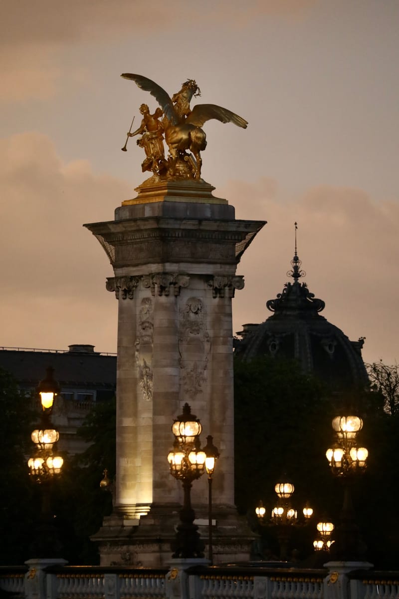 Paris 3 : un soir d'orage sur le pont Alexandre III