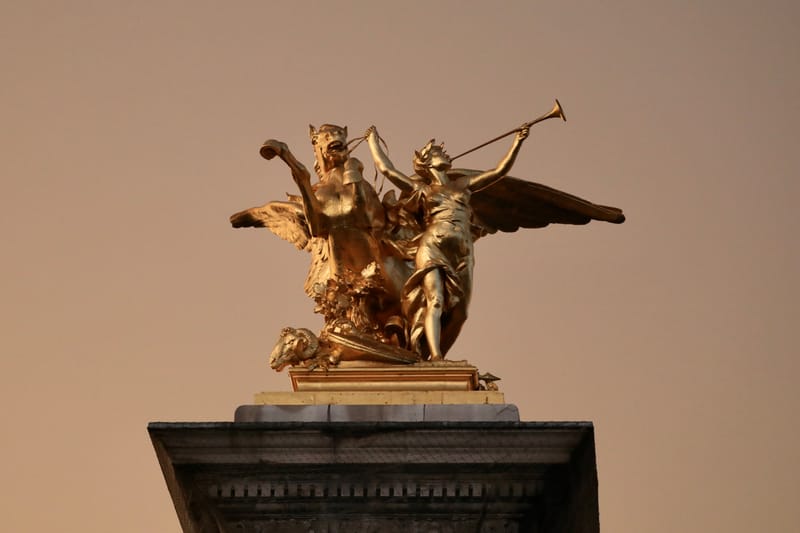 Paris 3 : un soir d'orage sur le pont Alexandre III