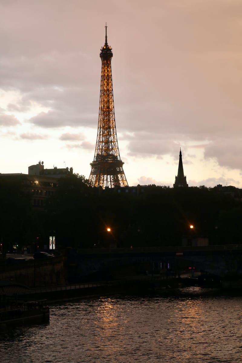 Paris 3 : un soir d'orage sur le pont Alexandre III