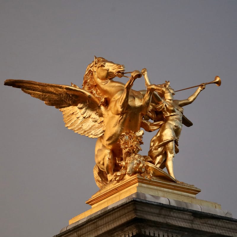 Paris 3 : un soir d'orage sur le pont Alexandre III