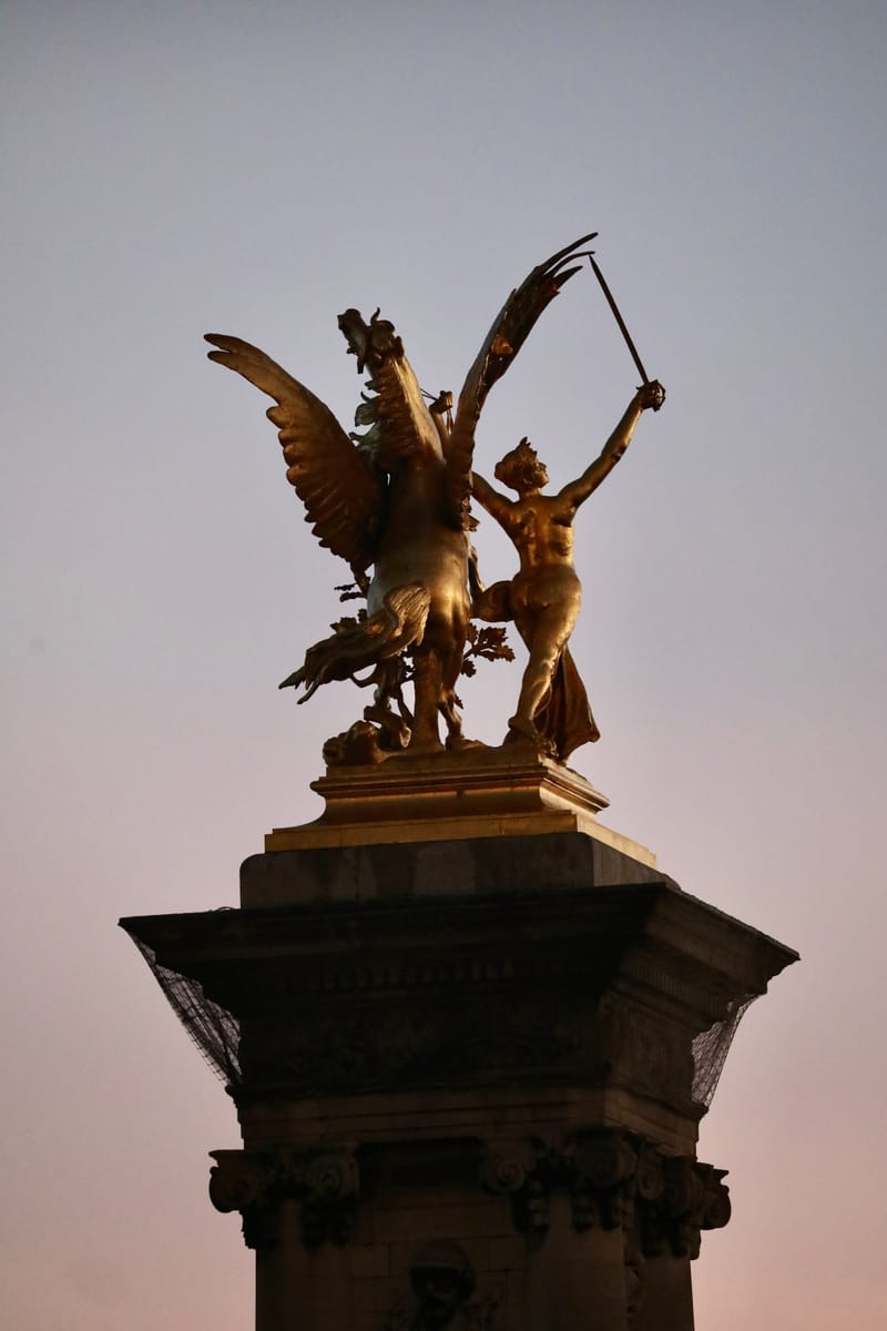 Paris 3 : un soir d'orage sur le pont Alexandre III