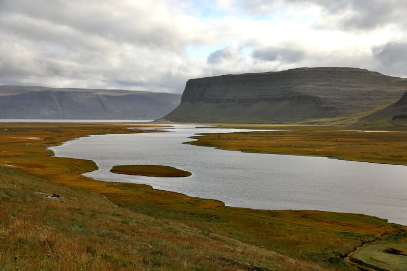 3. Fjords de l'Ouest 2 : Falaises de Latrabjarg, plage de Rauôiasandur