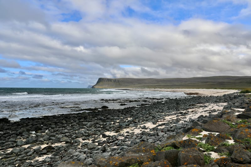 3. Fjords de l'Ouest 2 : Falaises de Latrabjarg, plage de Rauôiasandur