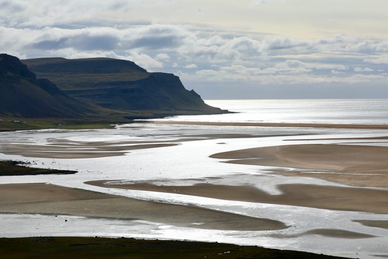 3. Fjords de l'Ouest 2 : Falaises de Latrabjarg, plage de Rauôiasandur