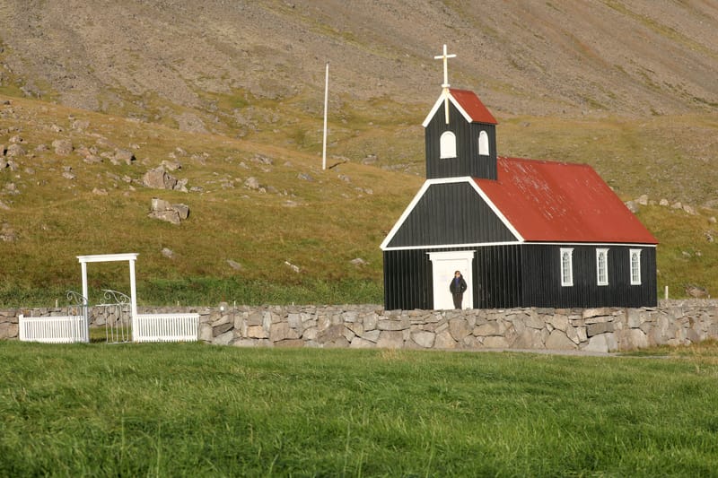 3. Fjords de l'Ouest 2 : Falaises de Latrabjarg, plage de Rauôiasandur