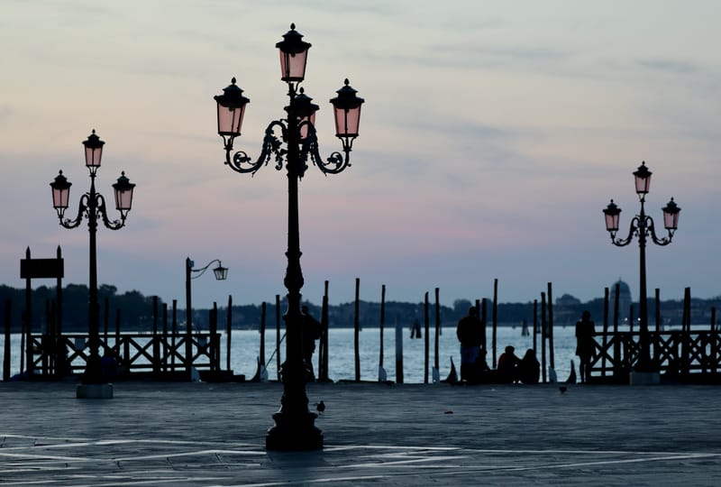 10. Venise : A la lueur des lampadaires en candélabres