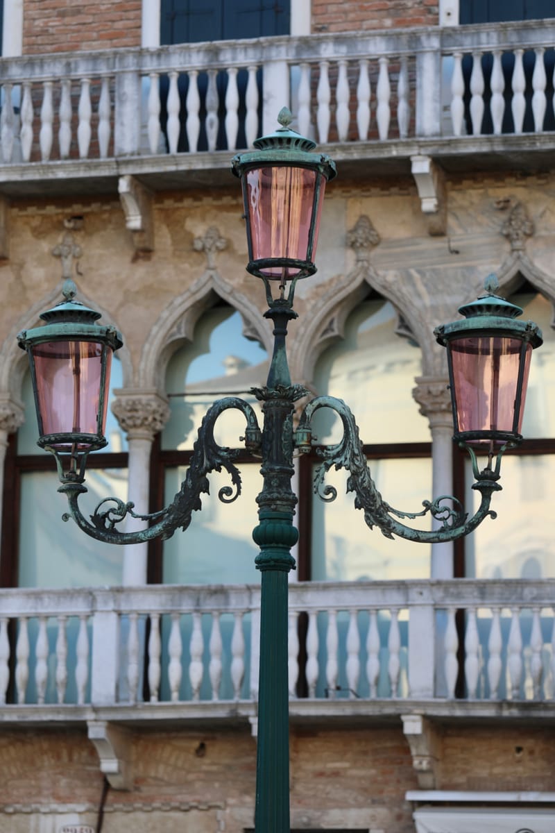 10. Venise : A la lueur des lampadaires en candélabres