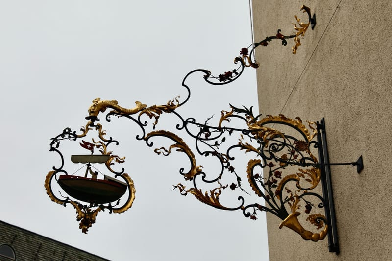 6. SUISSE 4/ALLEMAGNE 3 : Rheinfelden (Sui.), Chutes du Rhin-Neuhausen (All.)