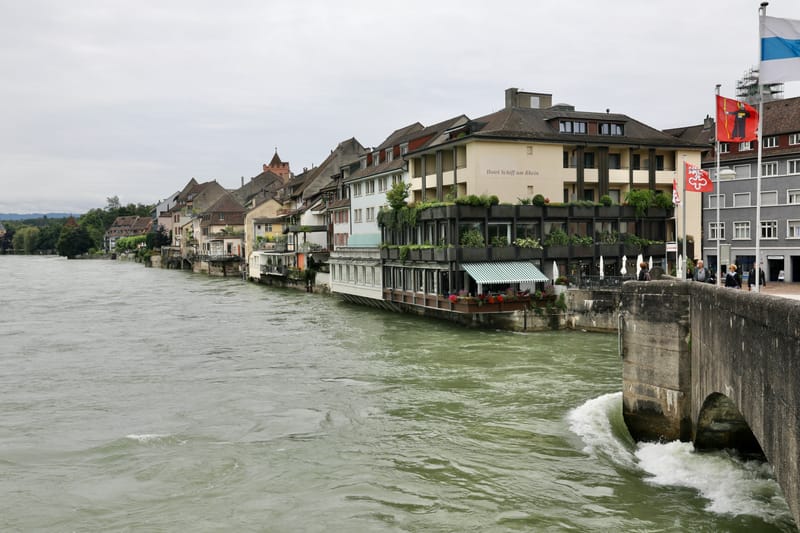 6. SUISSE 4/ALLEMAGNE 3 : Rheinfelden (Sui.), Chutes du Rhin-Neuhausen (All.)