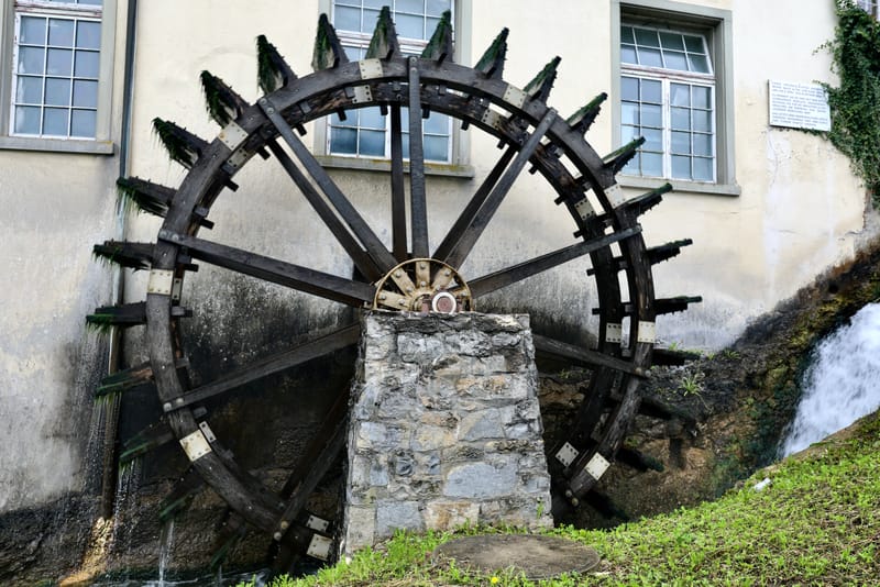 6. SUISSE 4/ALLEMAGNE 3 : Rheinfelden (Sui.), Chutes du Rhin-Neuhausen (All.)