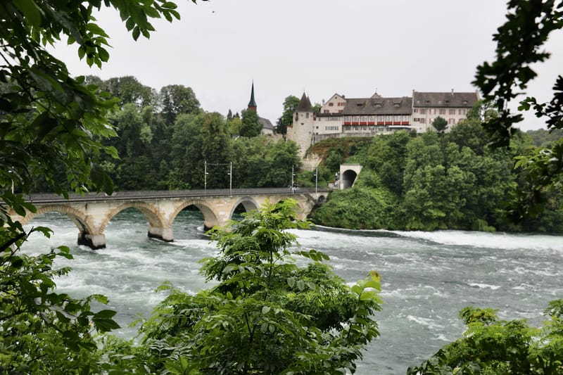 6. SUISSE 4/ALLEMAGNE 3 : Rheinfelden (Sui.), Chutes du Rhin-Neuhausen (All.)