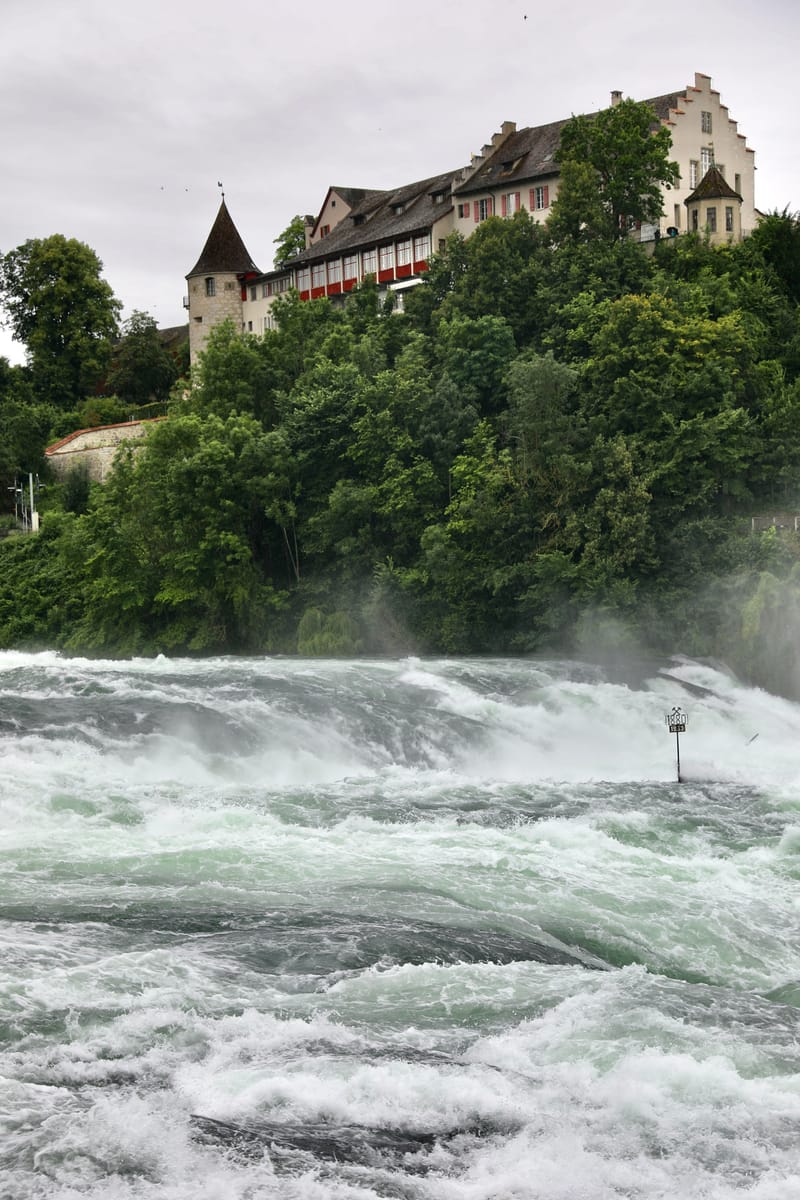 6. SUISSE 4/ALLEMAGNE 3 : Rheinfelden (Sui.), Chutes du Rhin-Neuhausen (All.)
