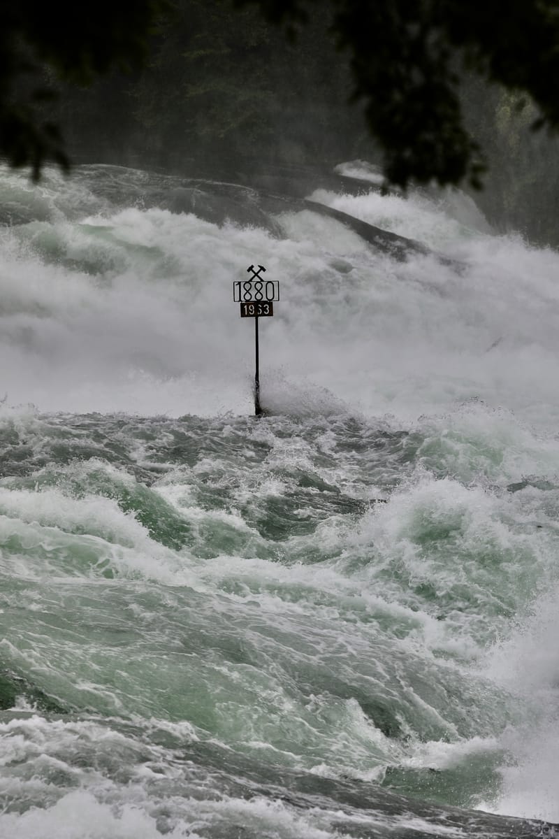 6. SUISSE 4/ALLEMAGNE 3 : Rheinfelden (Sui.), Chutes du Rhin-Neuhausen (All.)