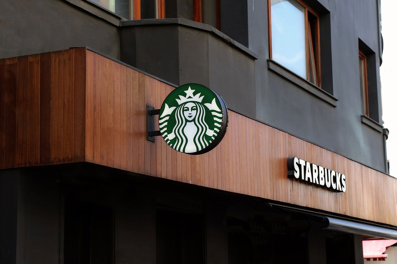 L'évolution captivante du logo Starbucks : histoire, couleurs, choix graphiques et valeurs