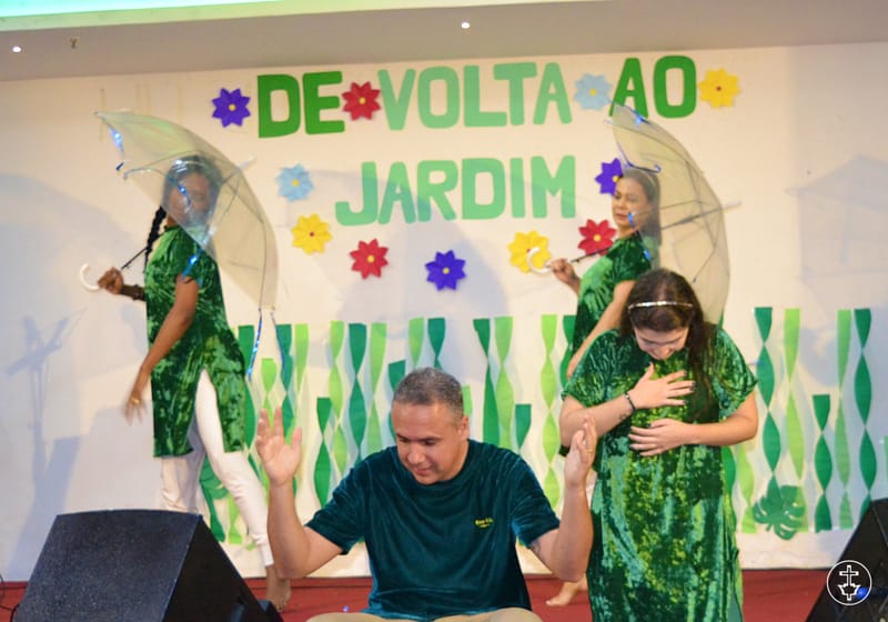 DE VOLTA AO JARDIM