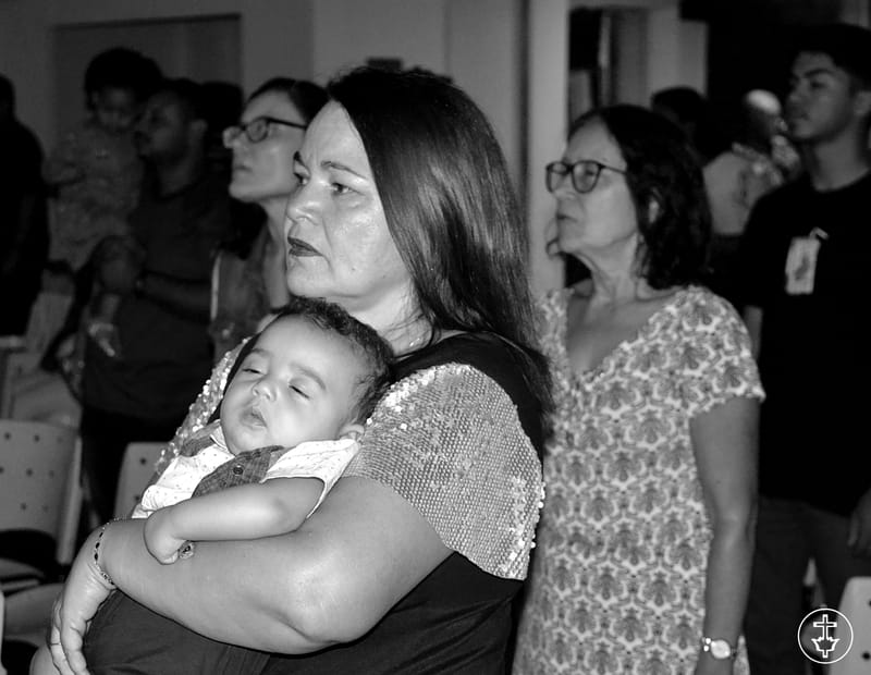 A PÁSCOA - ELE VIVE