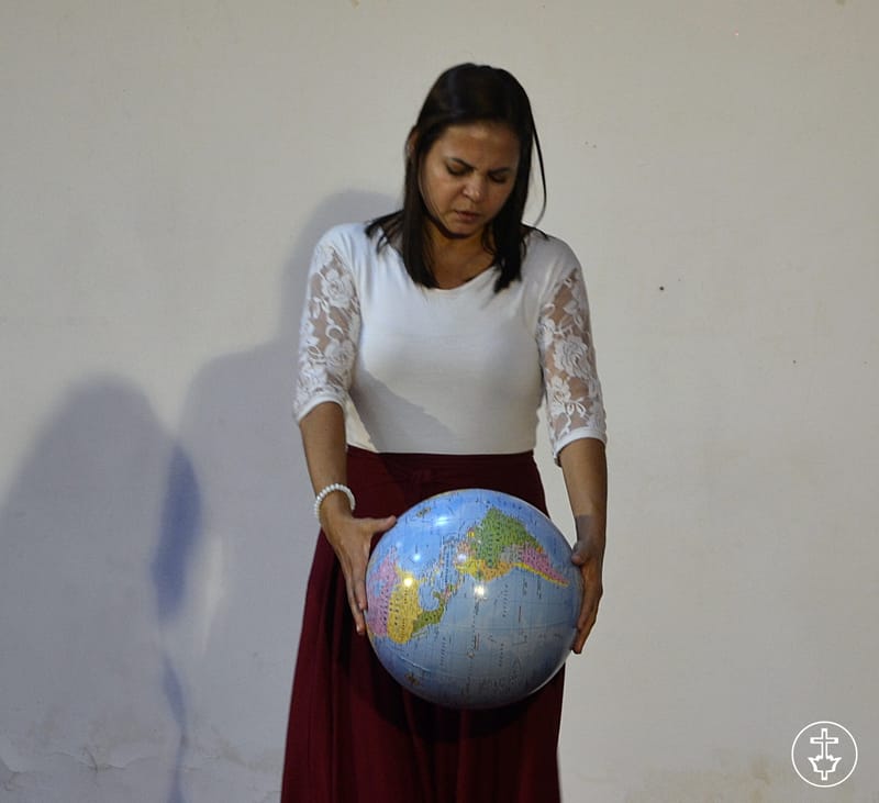 A PÁSCOA - ELE VIVE