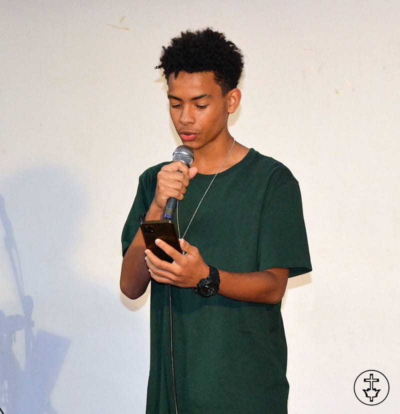 A PÁSCOA - ELE VIVE