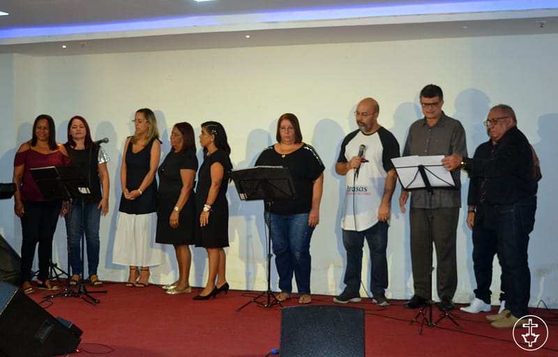 A PÁSCOA - ELE VIVE