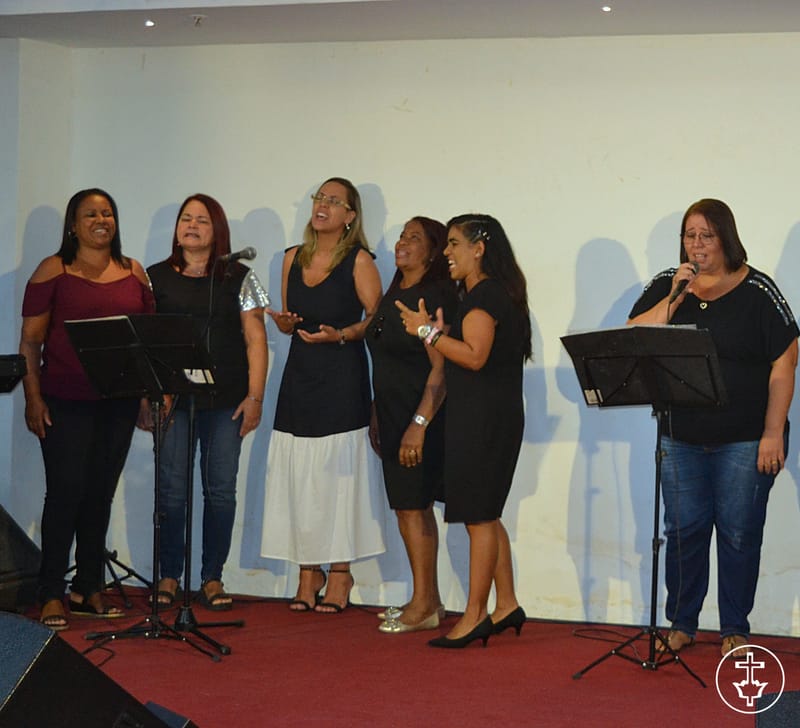 A PÁSCOA - ELE VIVE