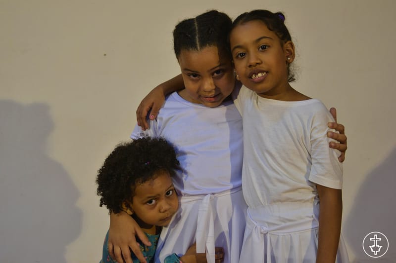 A PÁSCOA - ELE VIVE