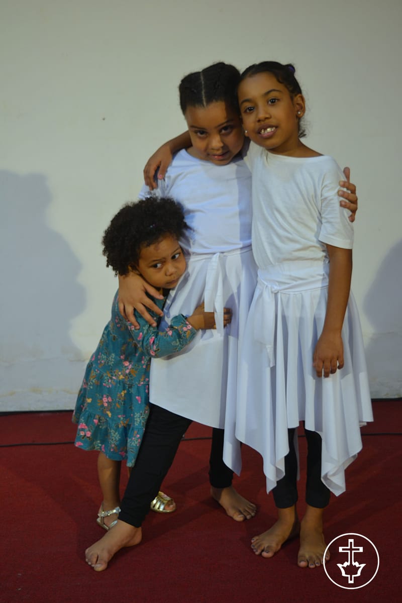 A PÁSCOA - ELE VIVE