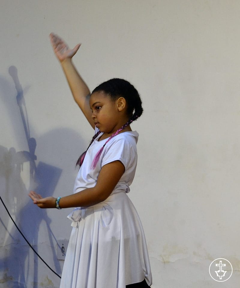 A PÁSCOA - ELE VIVE