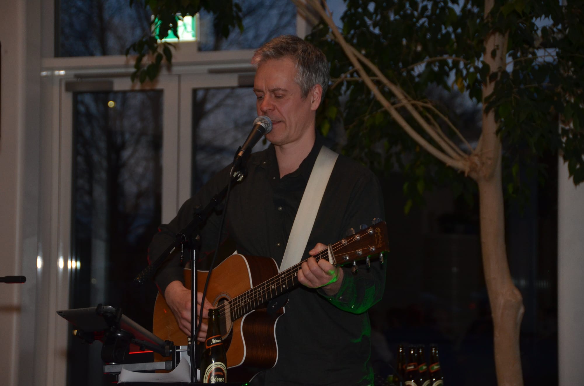 Optræden med quiz og band