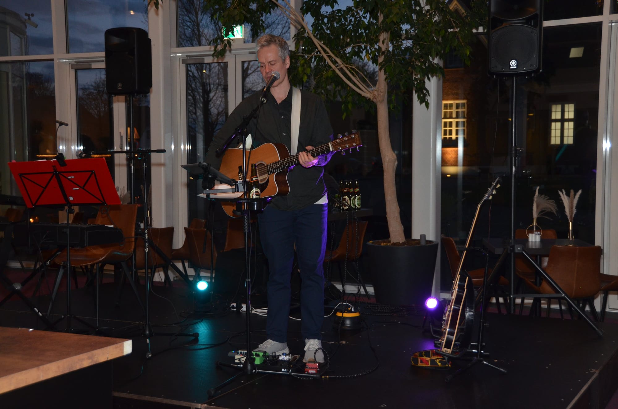 Optræden med quiz og band