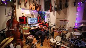 JACOB COLLIER: "TRATO DE HACER QUE MI MÚSICA SEA PARECIDA A UNA FLOR"