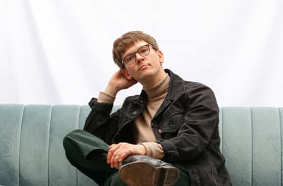 CHARLIE VAUGHAN - MÚSICA QUE ABRAZA