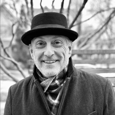 JOHN PUCHIELE: EXPLORANDO EL MÁS ALLÁ