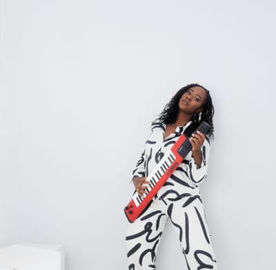 DESARAE DEE - MUCHA ONDA, MUCHO GROOVE