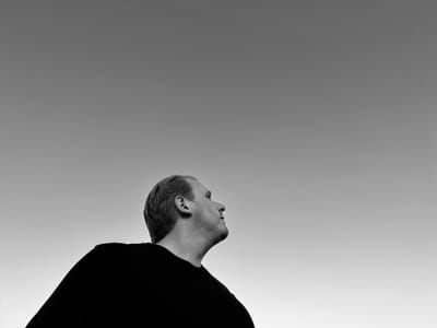 MOONBELL: ¿SON TODOS LOS MÚSICOS DE JAZZ IDEALISTAS NIHILISTAS?