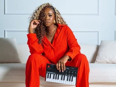 DESARAE DEE - ENTREVISTA