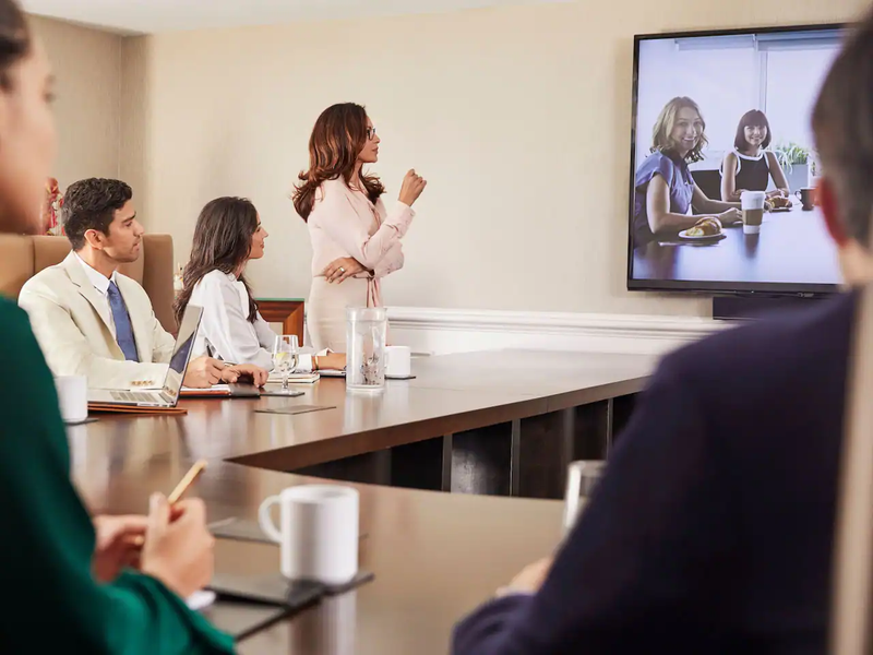 Women entrepreneurs in complex cultural environments