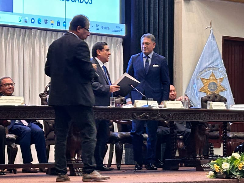 Whistleblowing. “La protección al denunciante de actos Ilícitos”