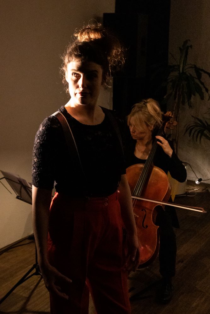 Ástin ein taugahrúga, enginn dans við Ufsaklett (Love, a nervous brakedown - no dance at Pollock's cliff)