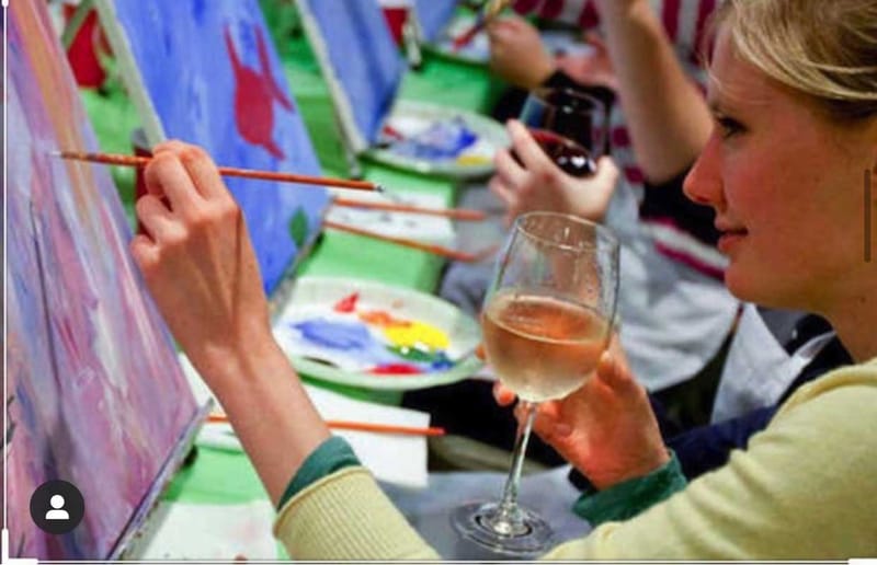 Aperitivo Artistico: Dipingi e Sorseggia -Libera l'Arte che c'è in te