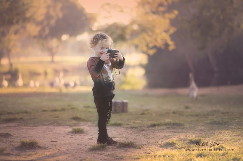 הטוהר הזה של הבונבון שבגזירת תלתל נהיה גבר קטן