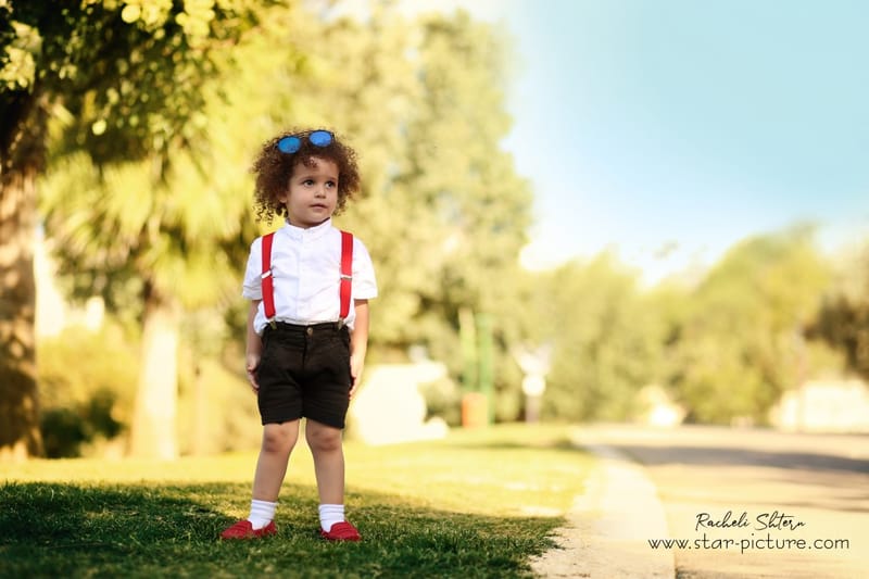 הטוהר הזה של הבונבון שבגזירת תלתל נהיה גבר קטן