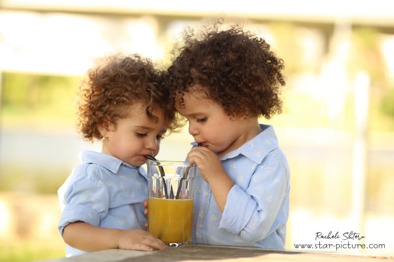 הטוהר הזה של הבונבון שבגזירת תלתל נהיה גבר קטן
