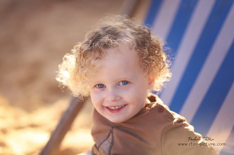 הטוהר הזה של הבונבון שבגזירת תלתל נהיה גבר קטן