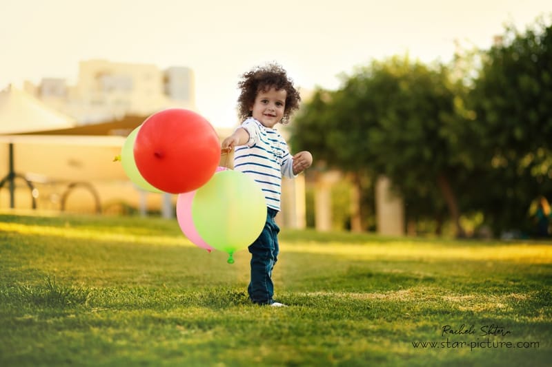הטוהר הזה של הבונבון שבגזירת תלתל נהיה גבר קטן