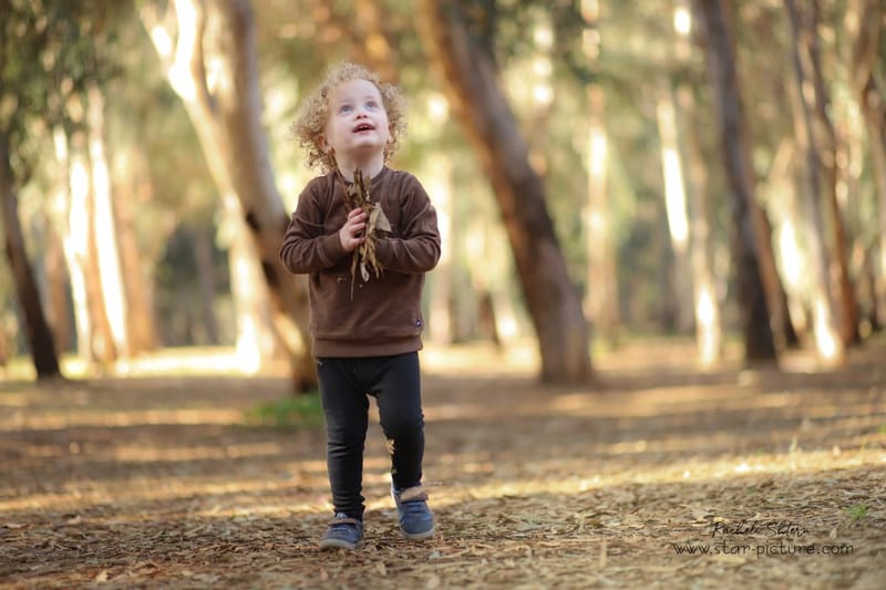 הטוהר הזה של הבונבון שבגזירת תלתל נהיה גבר קטן