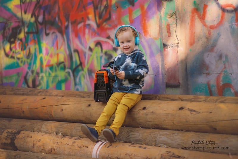 הטוהר הזה של הבונבון שבגזירת תלתל נהיה גבר קטן