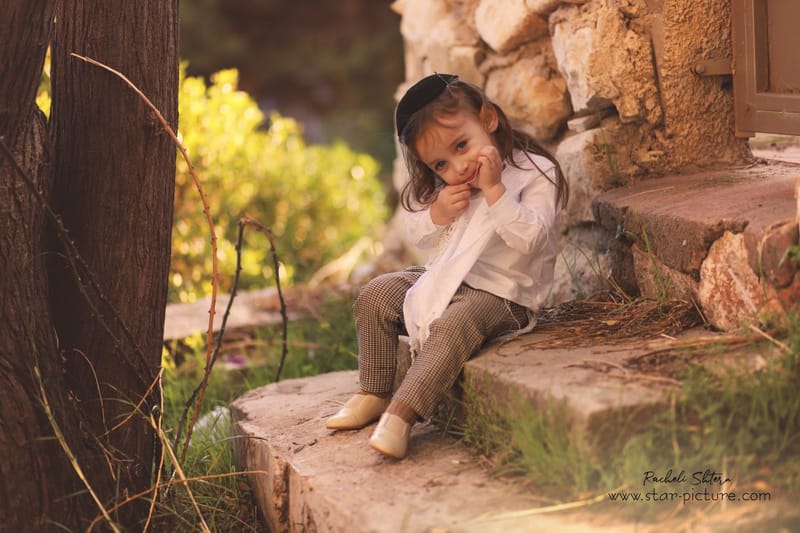 הטוהר הזה של הבונבון שבגזירת תלתל נהיה גבר קטן