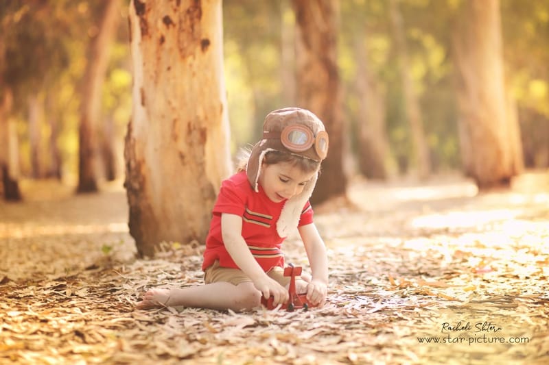 הטוהר הזה של הבונבון שבגזירת תלתל נהיה גבר קטן