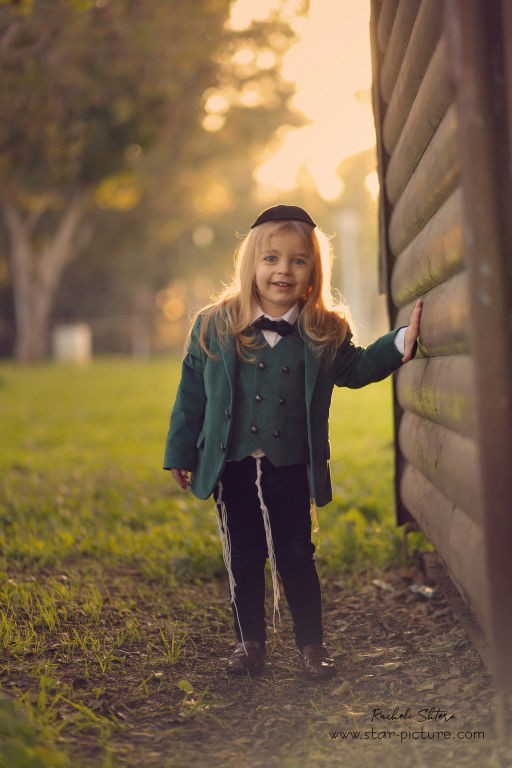 הטוהר הזה של הבונבון שבגזירת תלתל נהיה גבר קטן